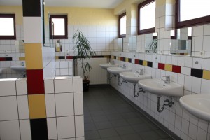 Moderne, freundliche sanitäre Anlagen